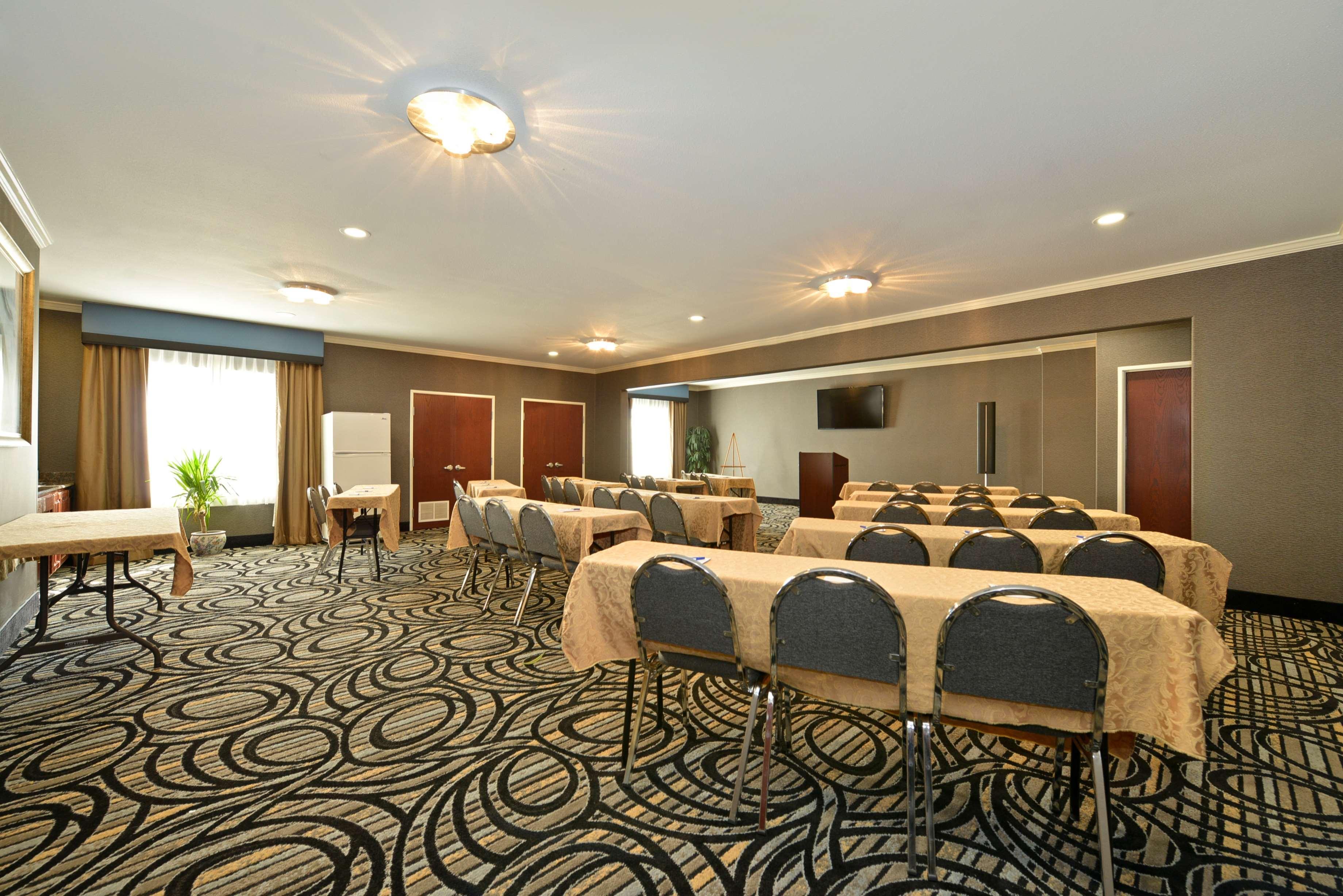 וות'רפורד Best Western Plus Cutting Horse Inn & Suites מראה חיצוני תמונה