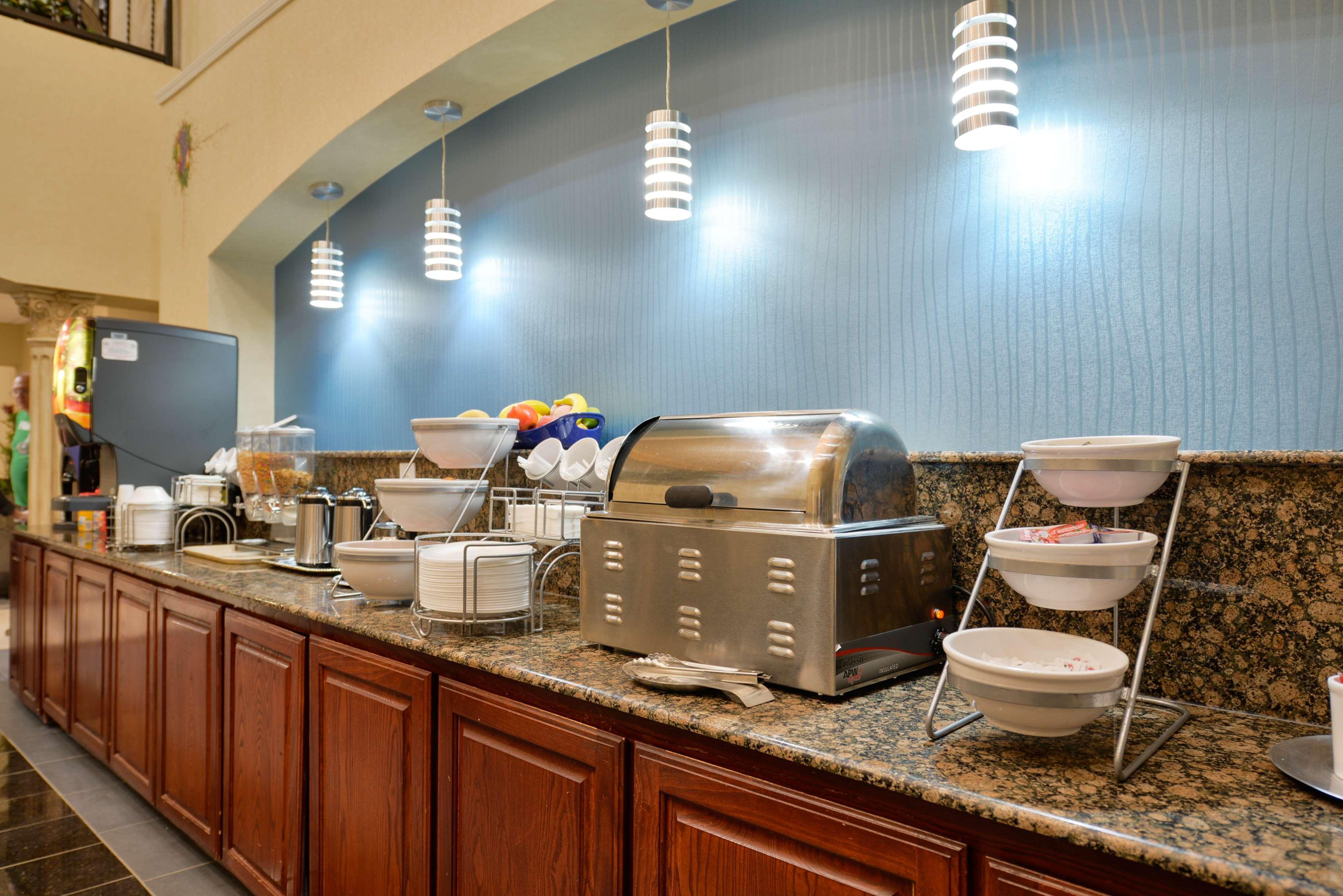 וות'רפורד Best Western Plus Cutting Horse Inn & Suites מראה חיצוני תמונה