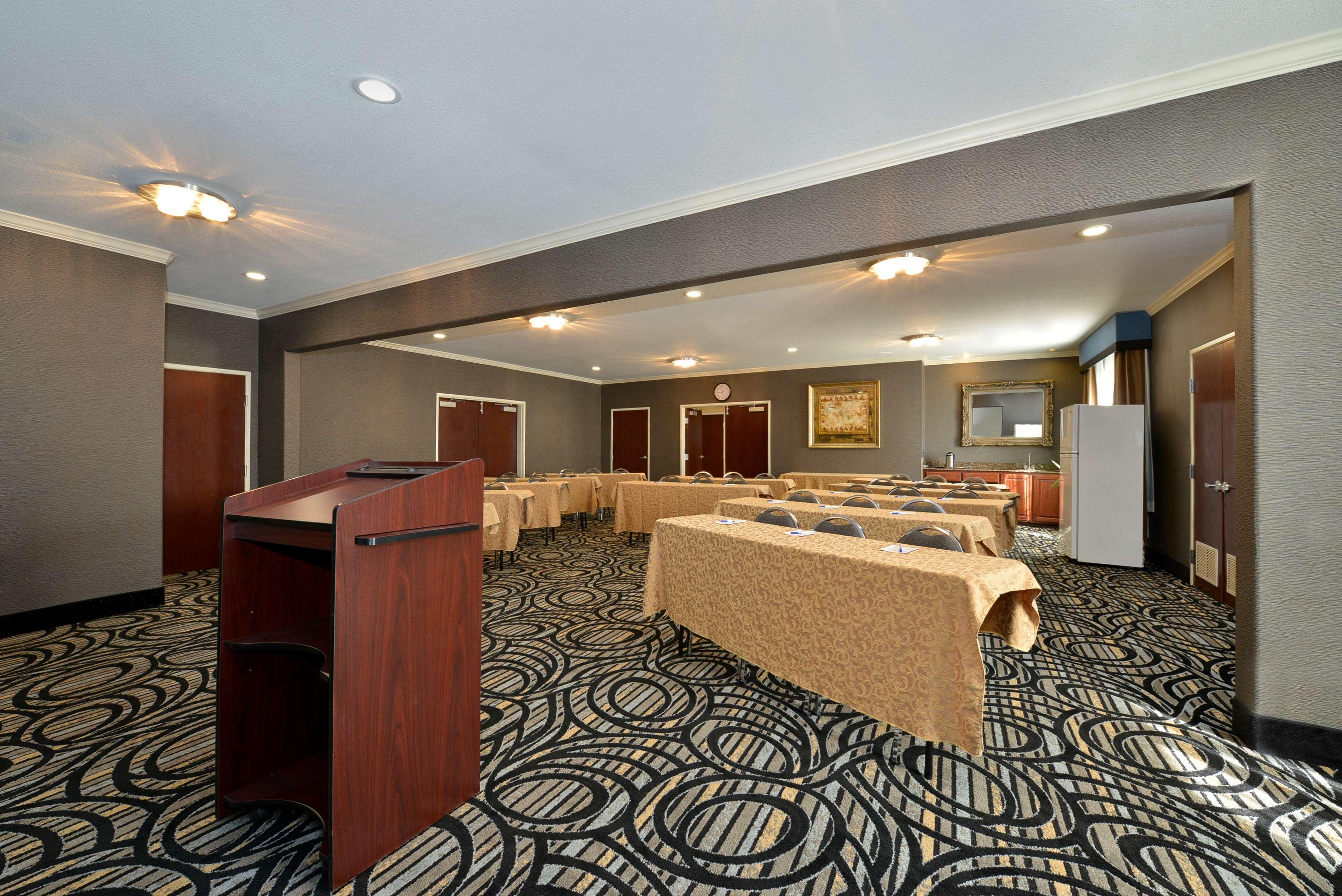 וות'רפורד Best Western Plus Cutting Horse Inn & Suites מראה חיצוני תמונה