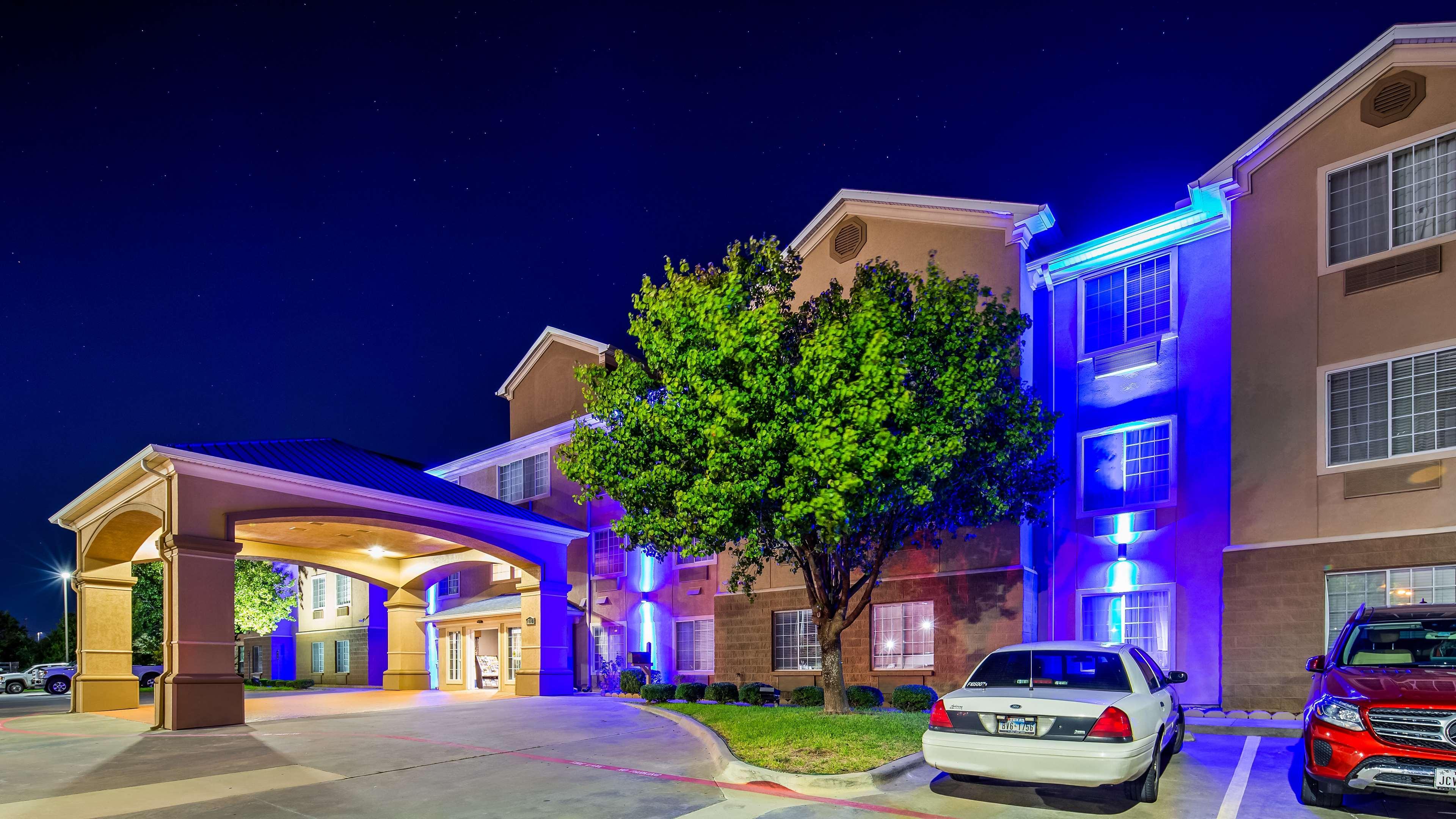וות'רפורד Best Western Plus Cutting Horse Inn & Suites מראה חיצוני תמונה